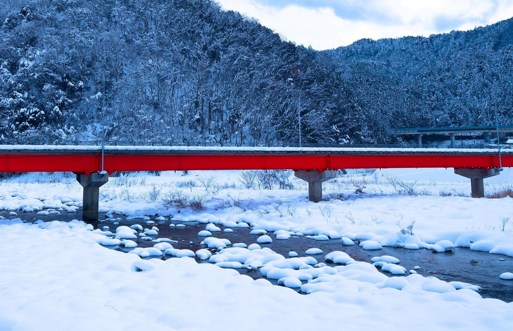 雪の日の轟大橋