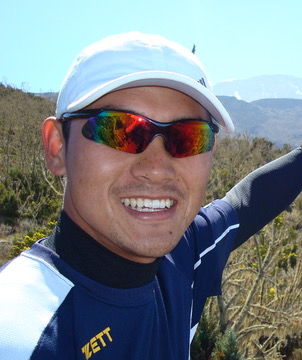 小坂利隆さん