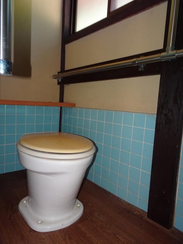 和室億のトイレ画像