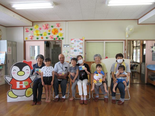 修道保育所訪問の様子