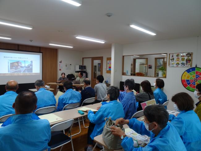 高齢者障がい者部会　施設訪問の様子