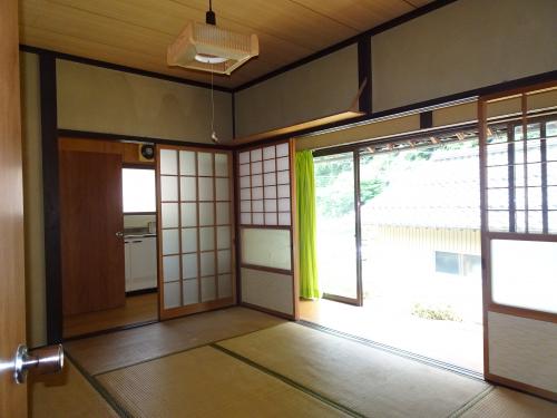 縁側側の和室画像